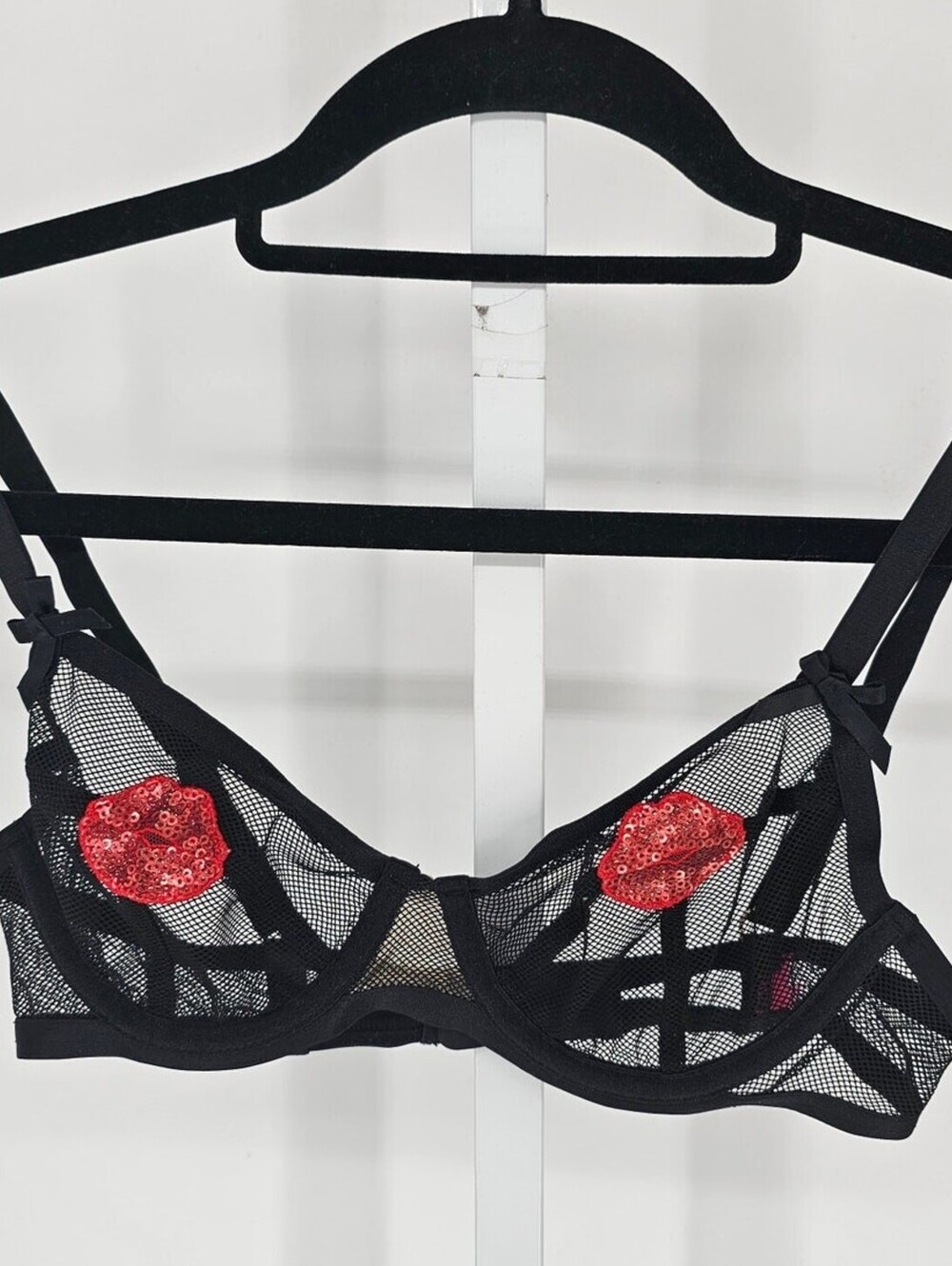 Vintage Y2K Womens Sz S Mesh Sheer Bra w/ Red Sequin Lips Applique Festival